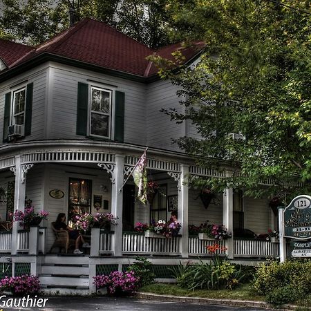 Ici Et Maintenant Bed & Breakfast Magog Exterior photo