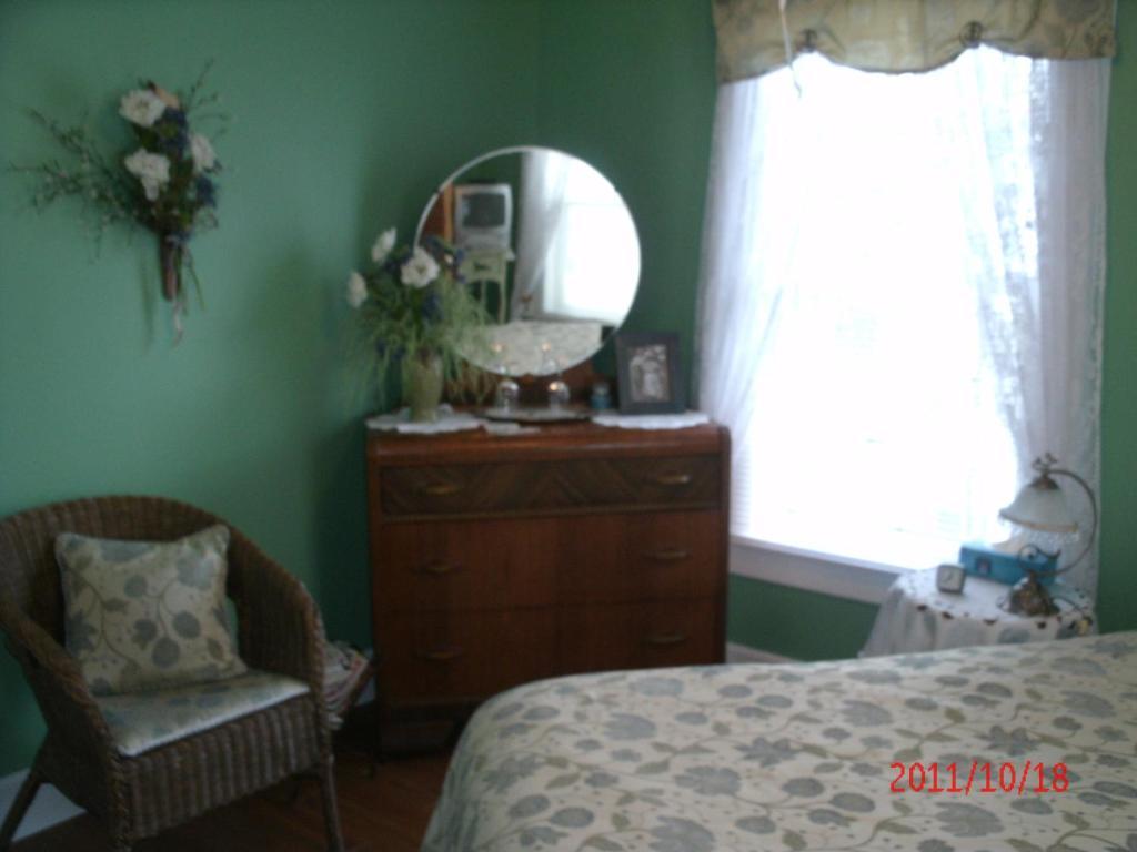 Ici Et Maintenant Bed & Breakfast Magog Room photo